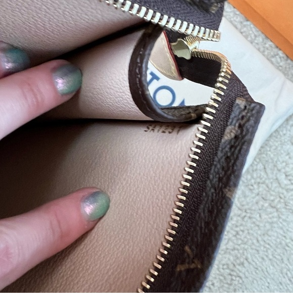 Louis Vuitton Toiletry 26 monogram pouch new in box - Picture 6 of 9